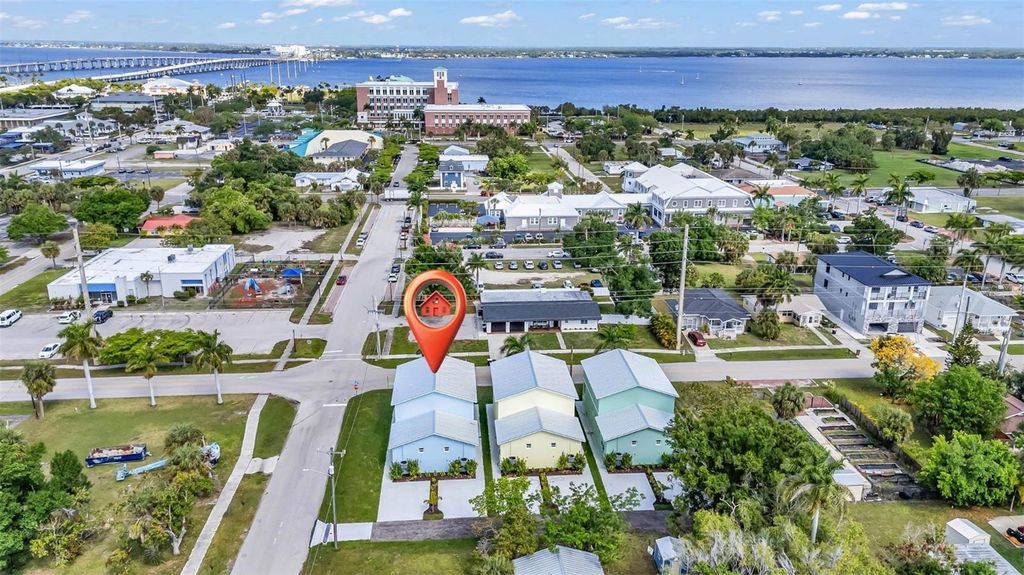 Photo of 301 E Virginia Avenue, Punta Gorda, FL 33950 (MLS # C7524254)