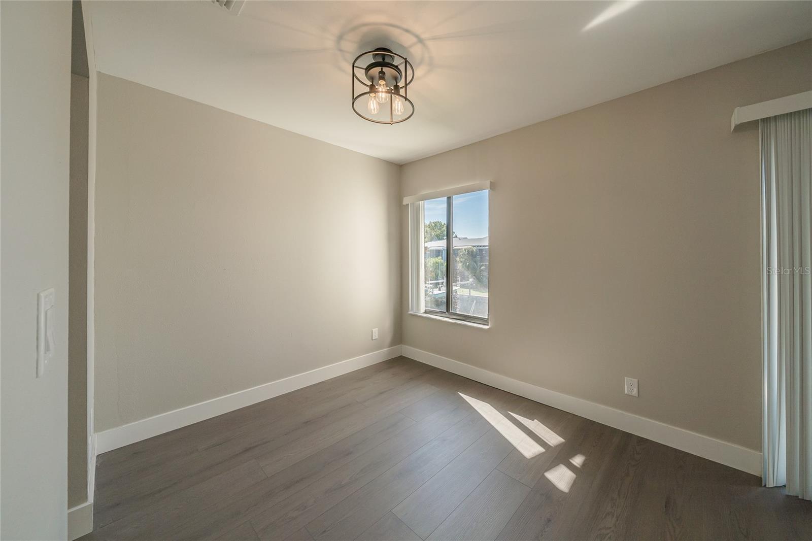 MOORINGS THE CONDO - Residential Lease