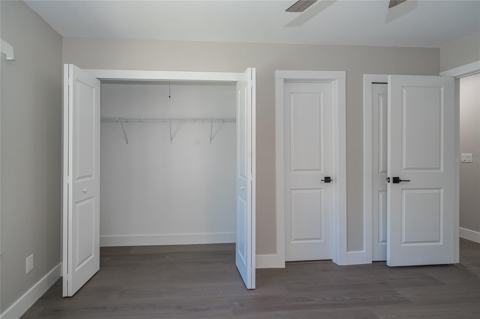 MOORINGS THE CONDO - Residential Lease