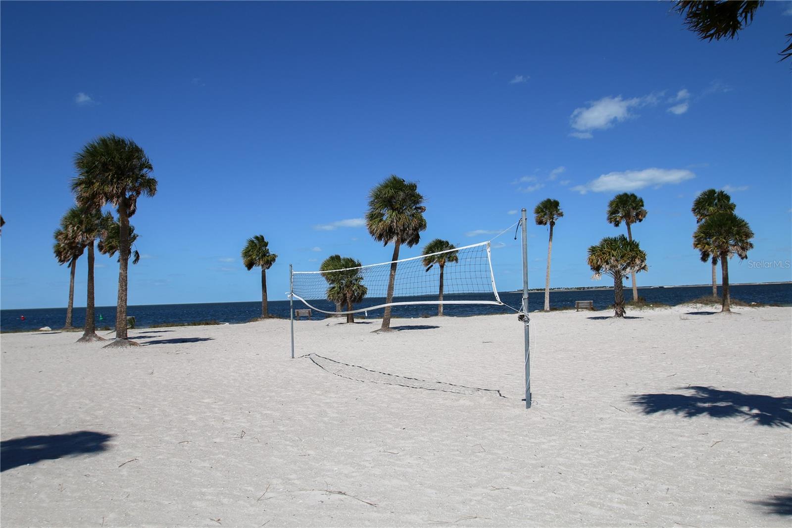 MOORINGS THE CONDO - Residential Lease