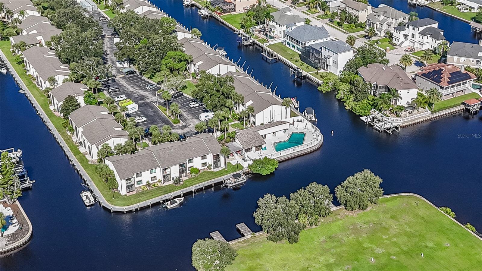 MOORINGS THE CONDO - Residential Lease