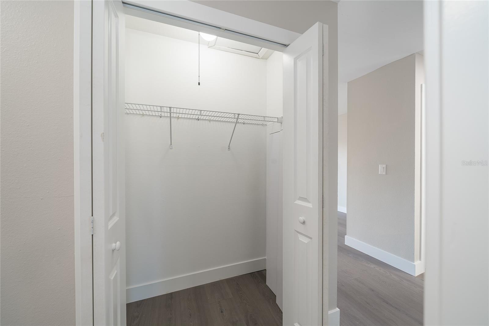 MOORINGS THE CONDO - Residential Lease