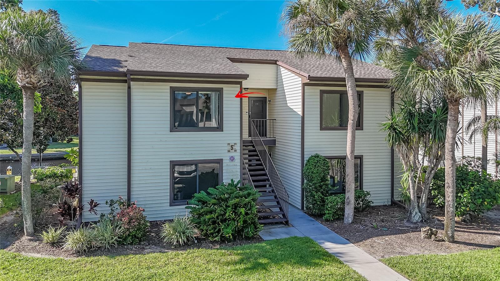 MOORINGS THE CONDO - Residential Lease