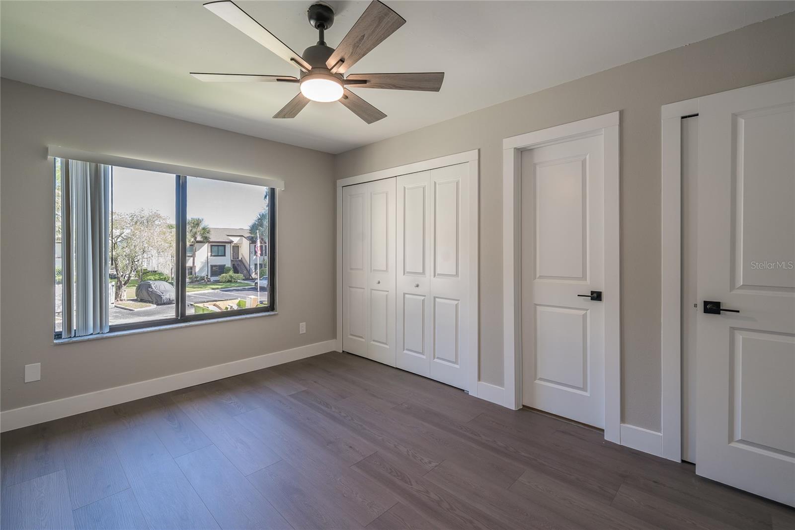 MOORINGS THE CONDO - Residential Lease