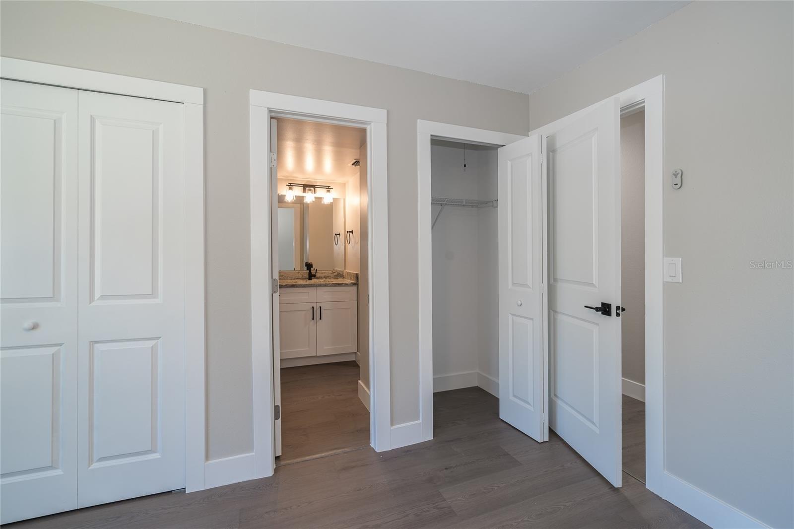 MOORINGS THE CONDO - Residential Lease