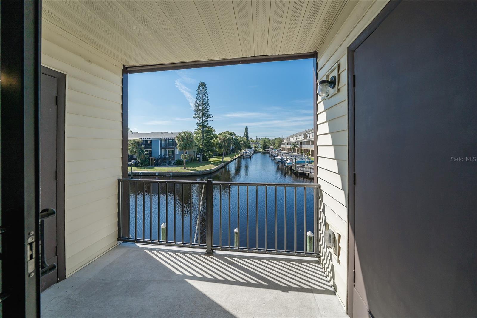 MOORINGS THE CONDO - Residential Lease