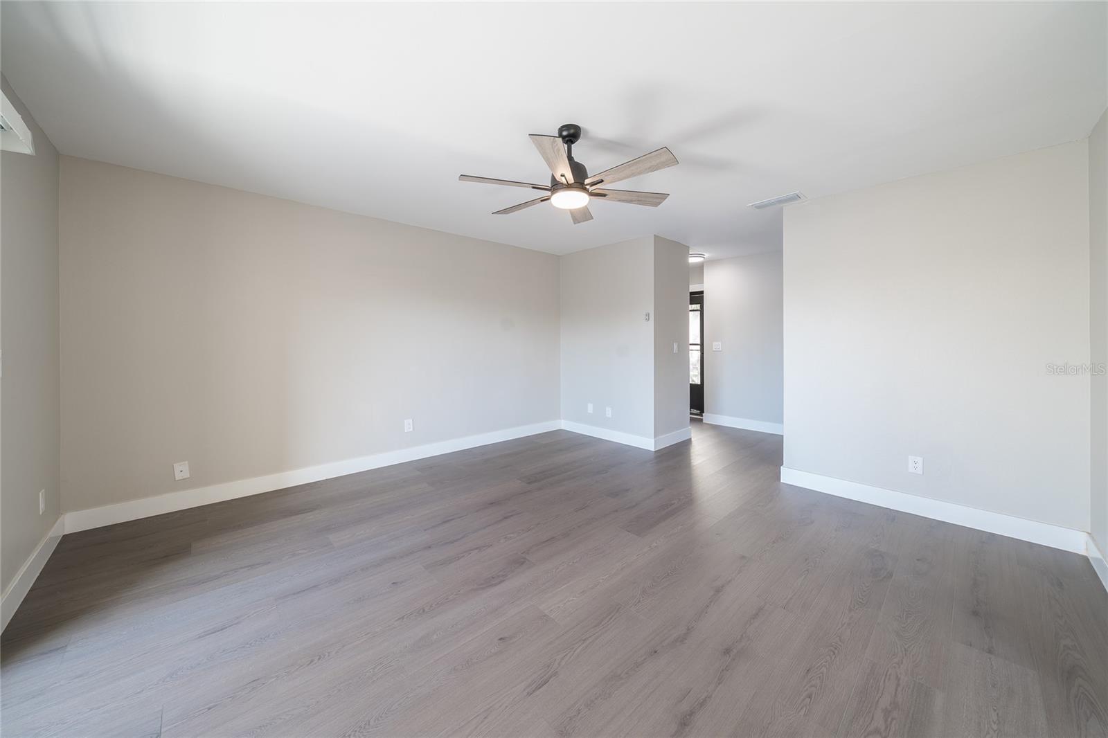 MOORINGS THE CONDO - Residential Lease