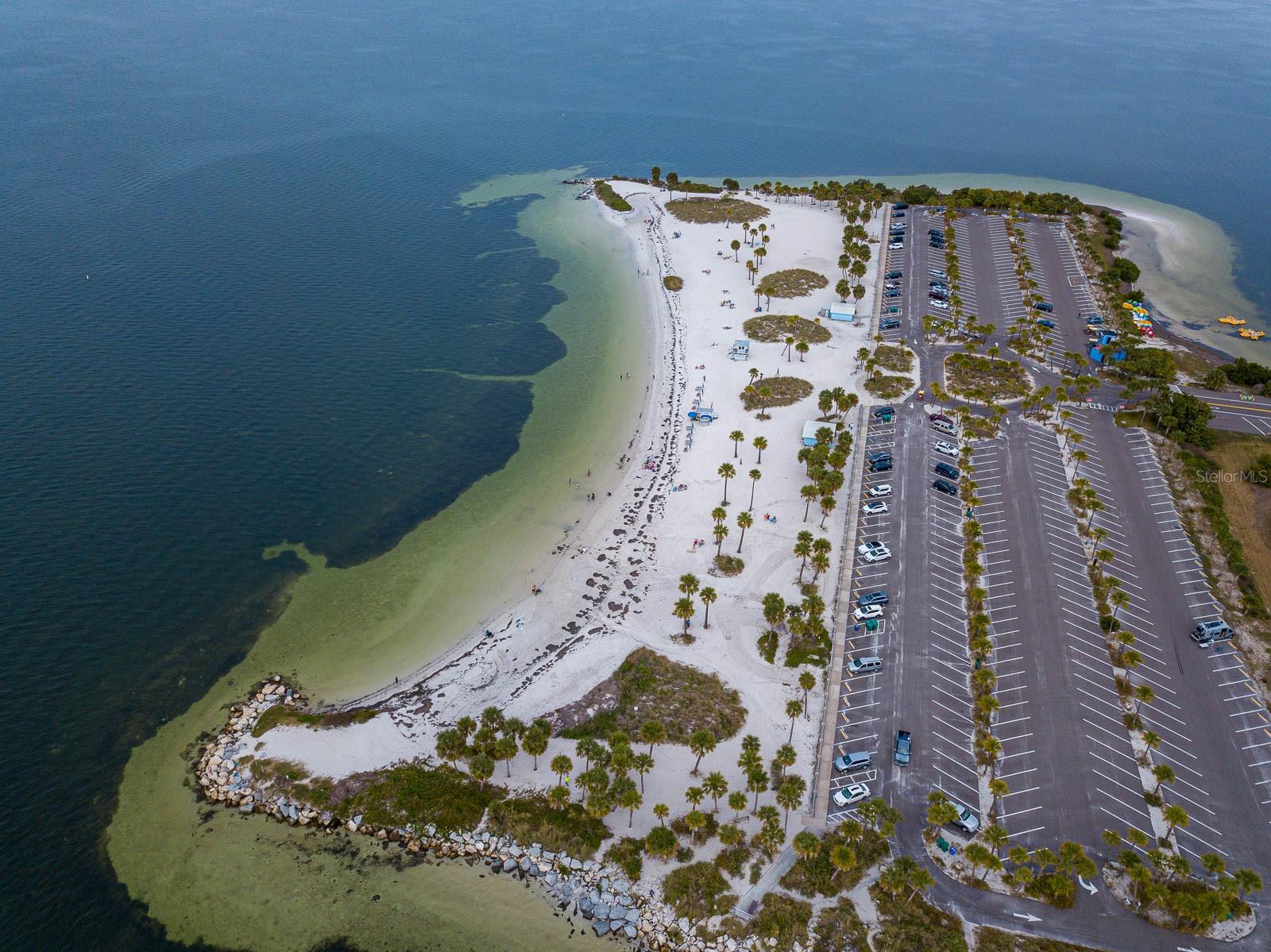 MOORINGS THE CONDO - Residential Lease