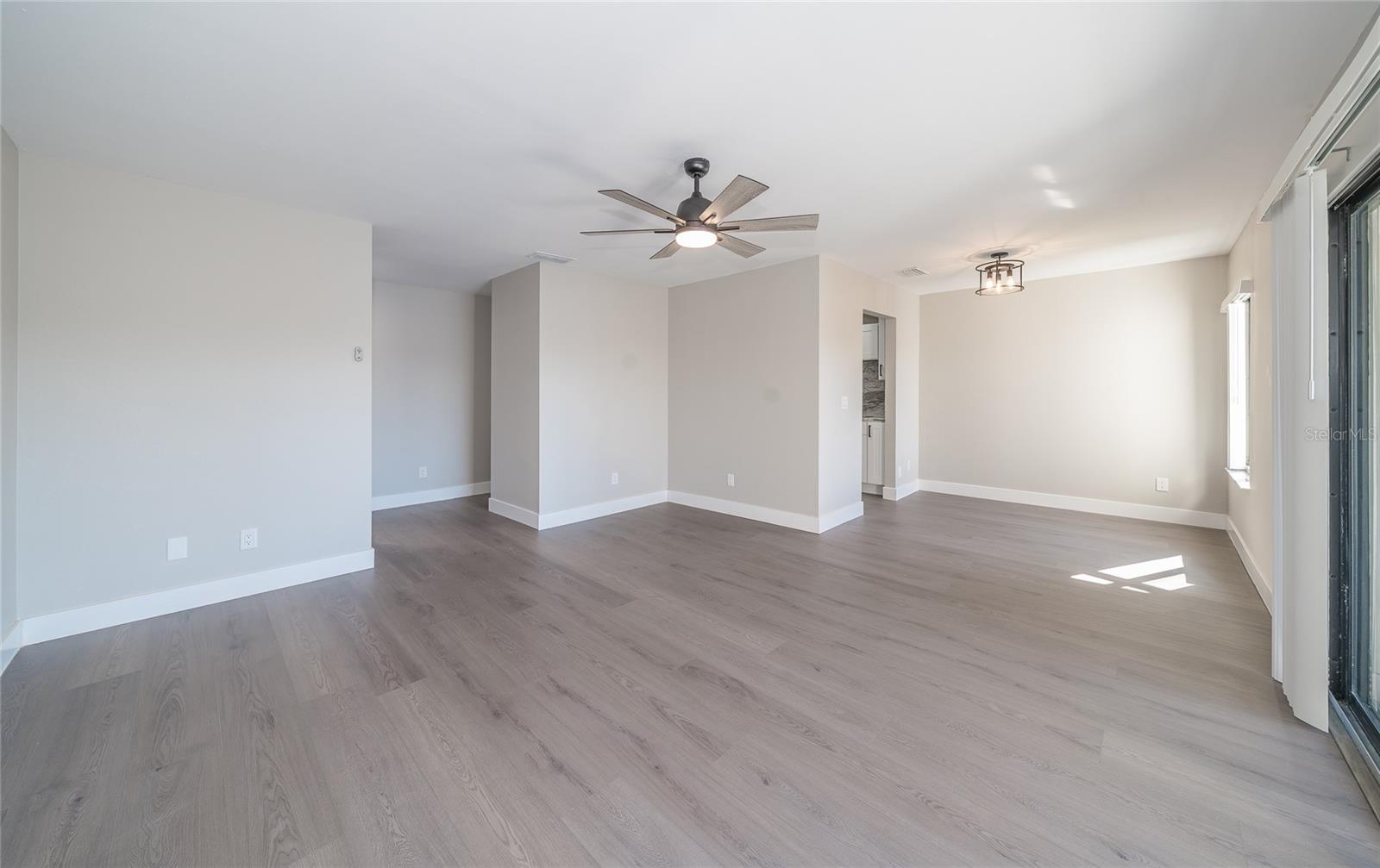 MOORINGS THE CONDO - Residential Lease