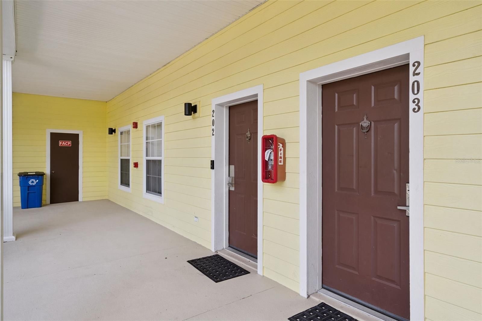 203 LUCAYA LOOP