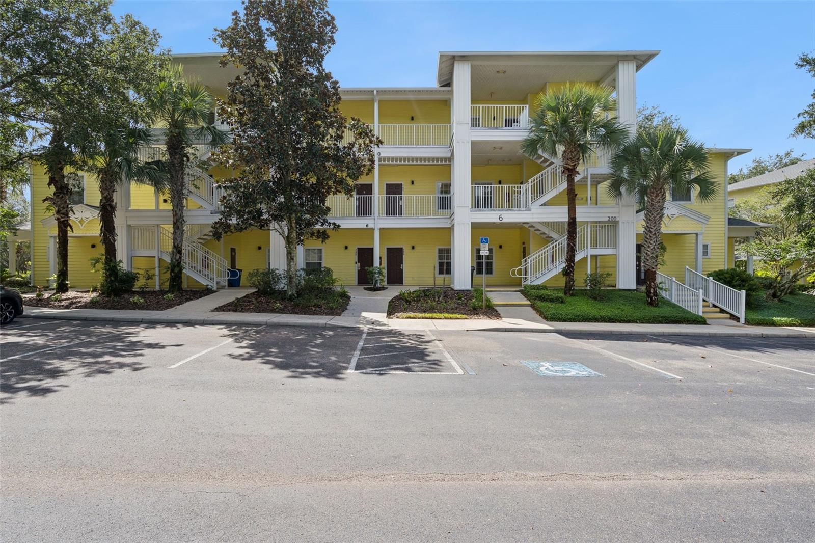 203 LUCAYA LOOP