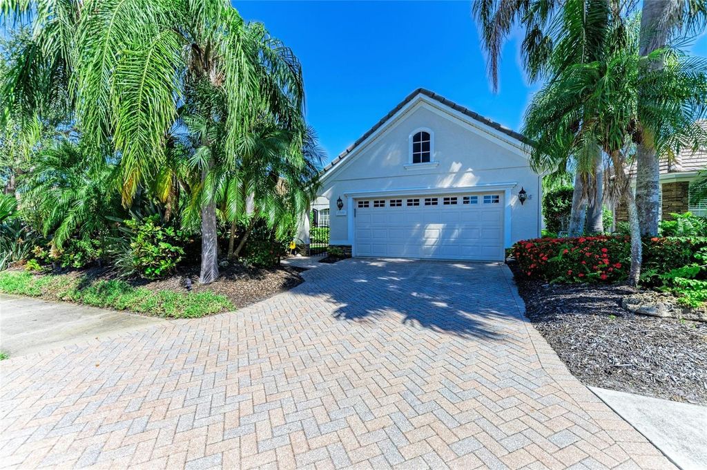 Photo of 7131 Sandhills Place, Lakewood Ranch, FL 34202 (MLS # A4668648)
