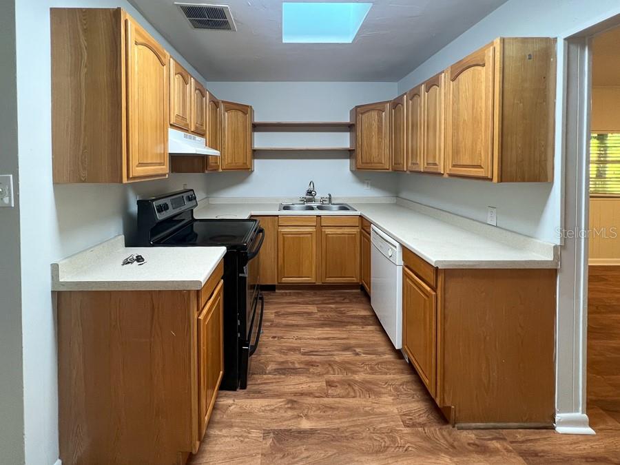 WOODLAND TERRACE - Residential Lease