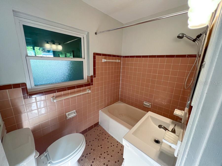 WOODLAND TERRACE - Residential Lease