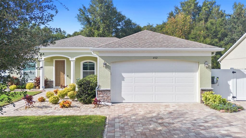 Photo of 402 Last Tree Drive, Deland, FL 32720 (MLS # V4945722)