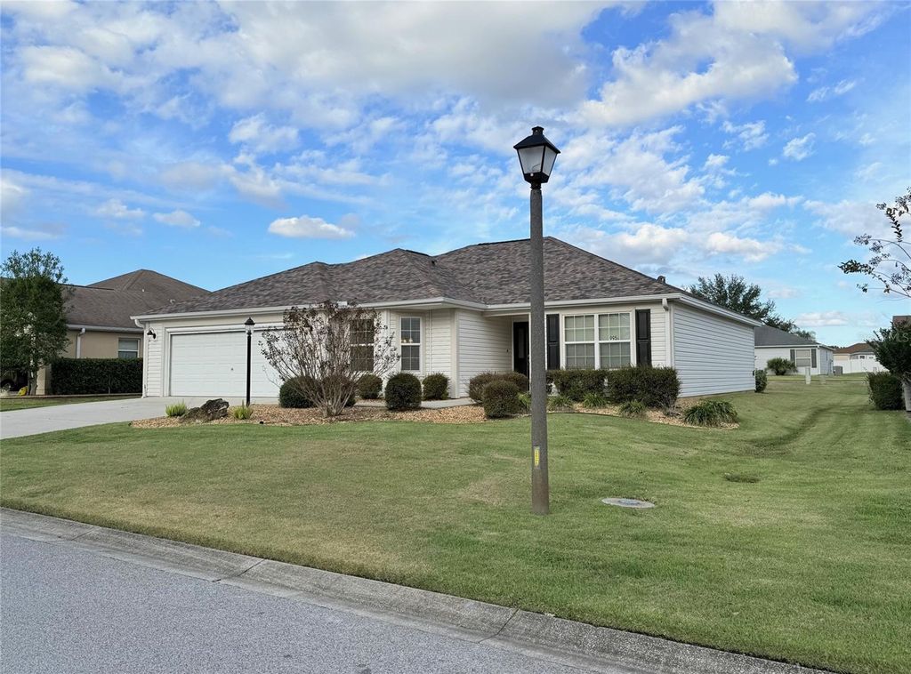 Photo of 995 Joiner Pl, The Villages, FL 32162 (MLS # G5105542)