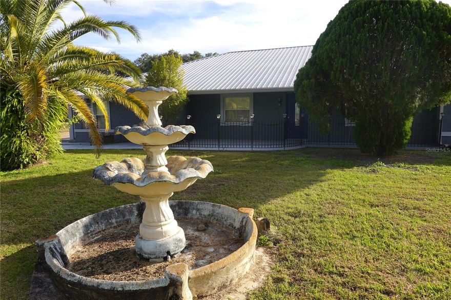 For rent this spacious home with easy access to major roads and an enclosed pool, in a quiet neighborhood. This house has two primary bedrooms suites with their own full baths and walk-in closets, one has a jacuzzi. The large kitchen has granite countertops, all wood cabinets, a new electric cooktop. doble oven. refrigerator. wine cooler and microwave. the large open concept kitchen for flexibility and comfort has a walk-in pantry. An adjacent large family room that overlooks the in ground pool area. A spa  is attached to it, the whole area is screened over a large pool deck.  The laundry room has washer and dryer plus an additional refrigerator. There're  three other bedrooms with their own full bath. This house has a single car finished car garage. HVAC system and water heater Lot's of storage with an enclosed open porch and an additional wood shed. The paved driveway has enough space for more of three cars. There's a fenced large backyard with conservation preserve views is ideal for outdoor activities. The house has outdoor cameras for added security.
The owner will maintain the pool and  lawn.