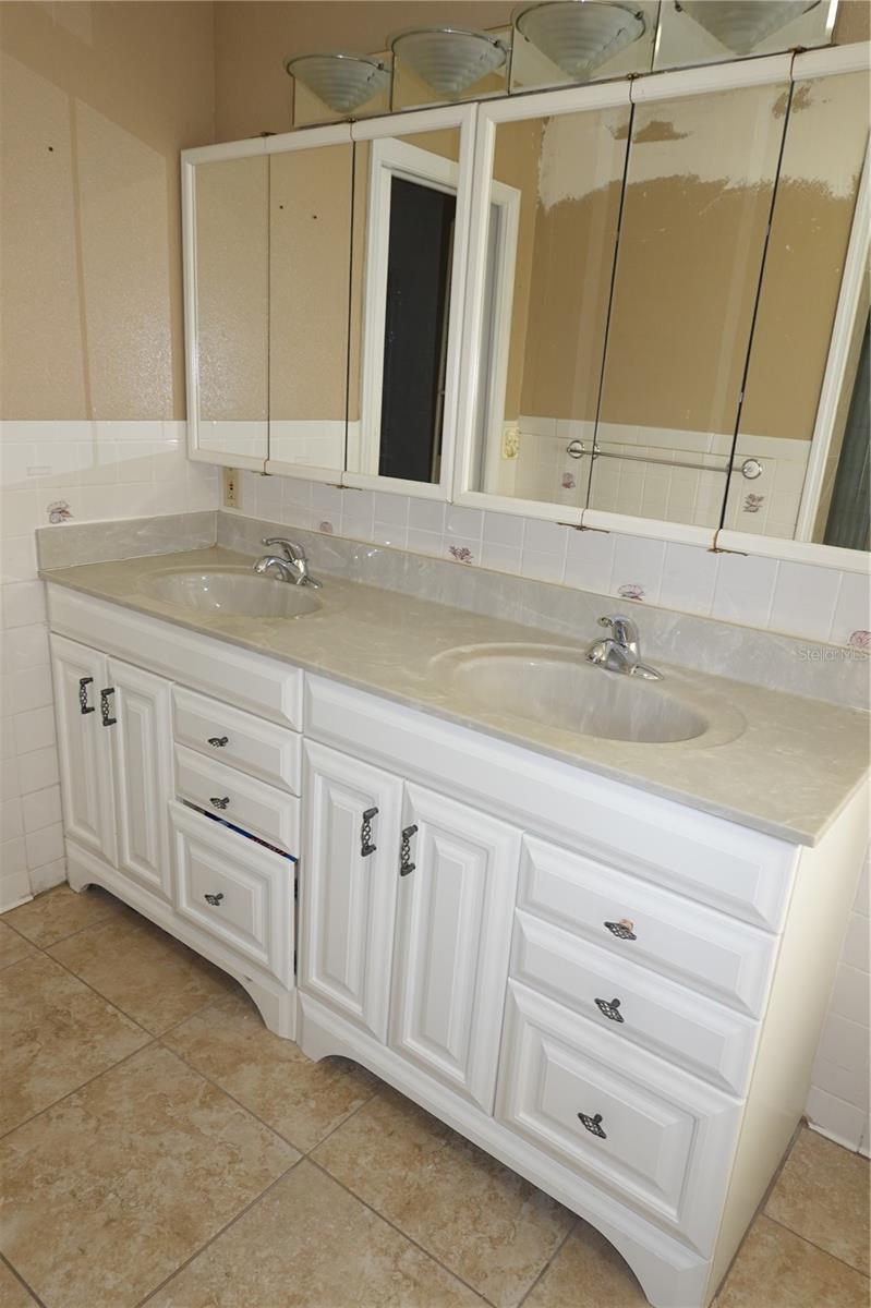 PLEASANT HILL HEIGHTS UNIT 2 - Residential Lease