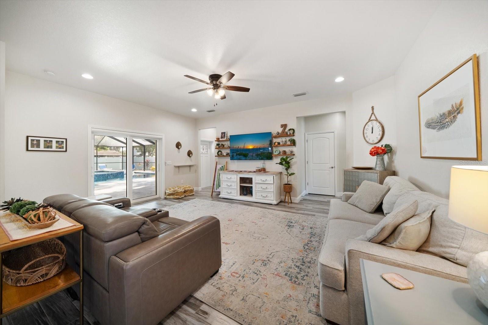 RIDGE PARK - Residential