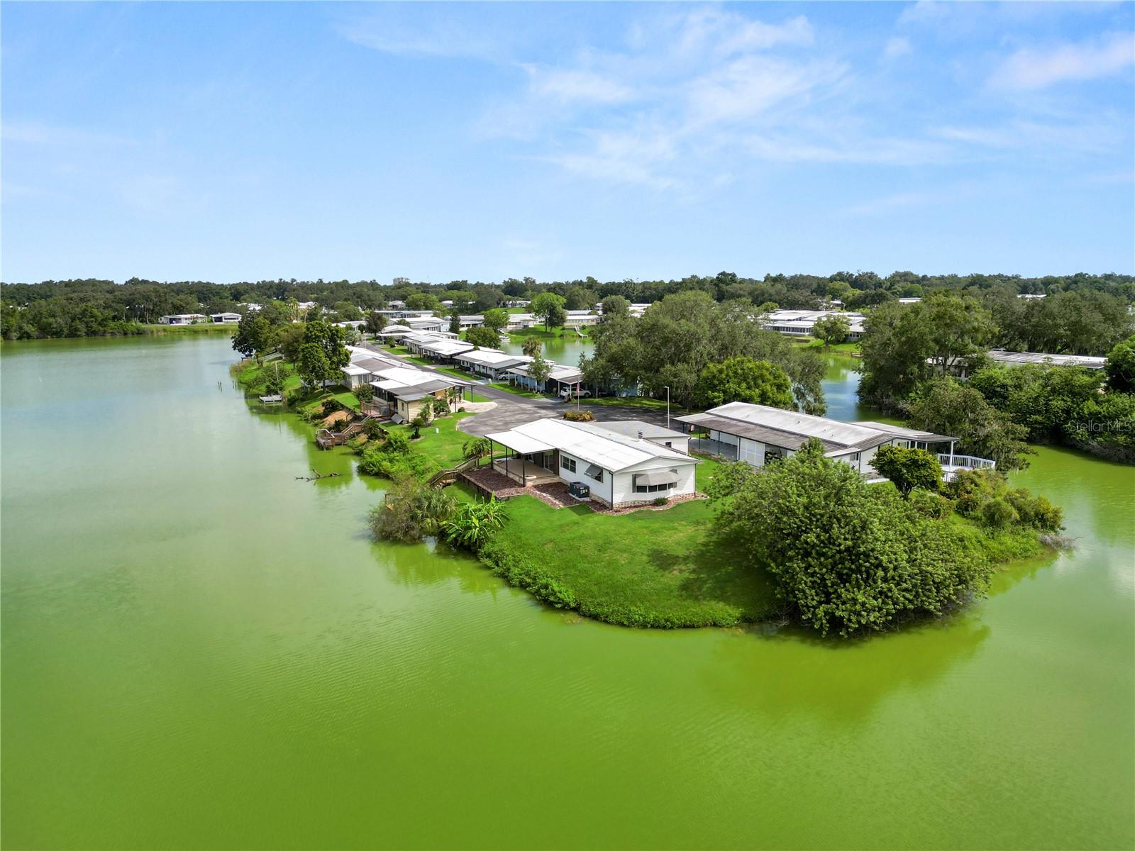 FLORAL LAKES - Residential