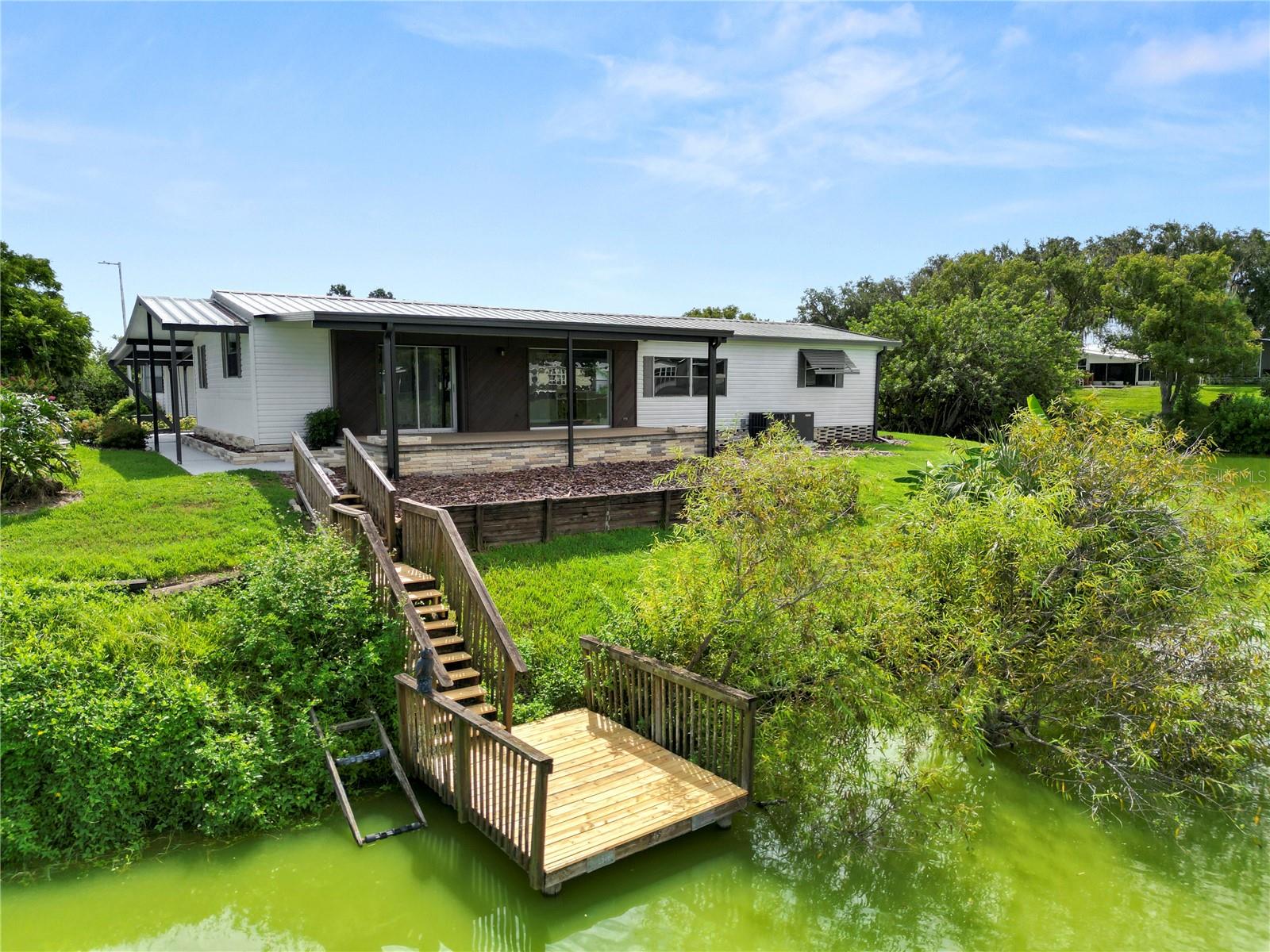FLORAL LAKES - Residential