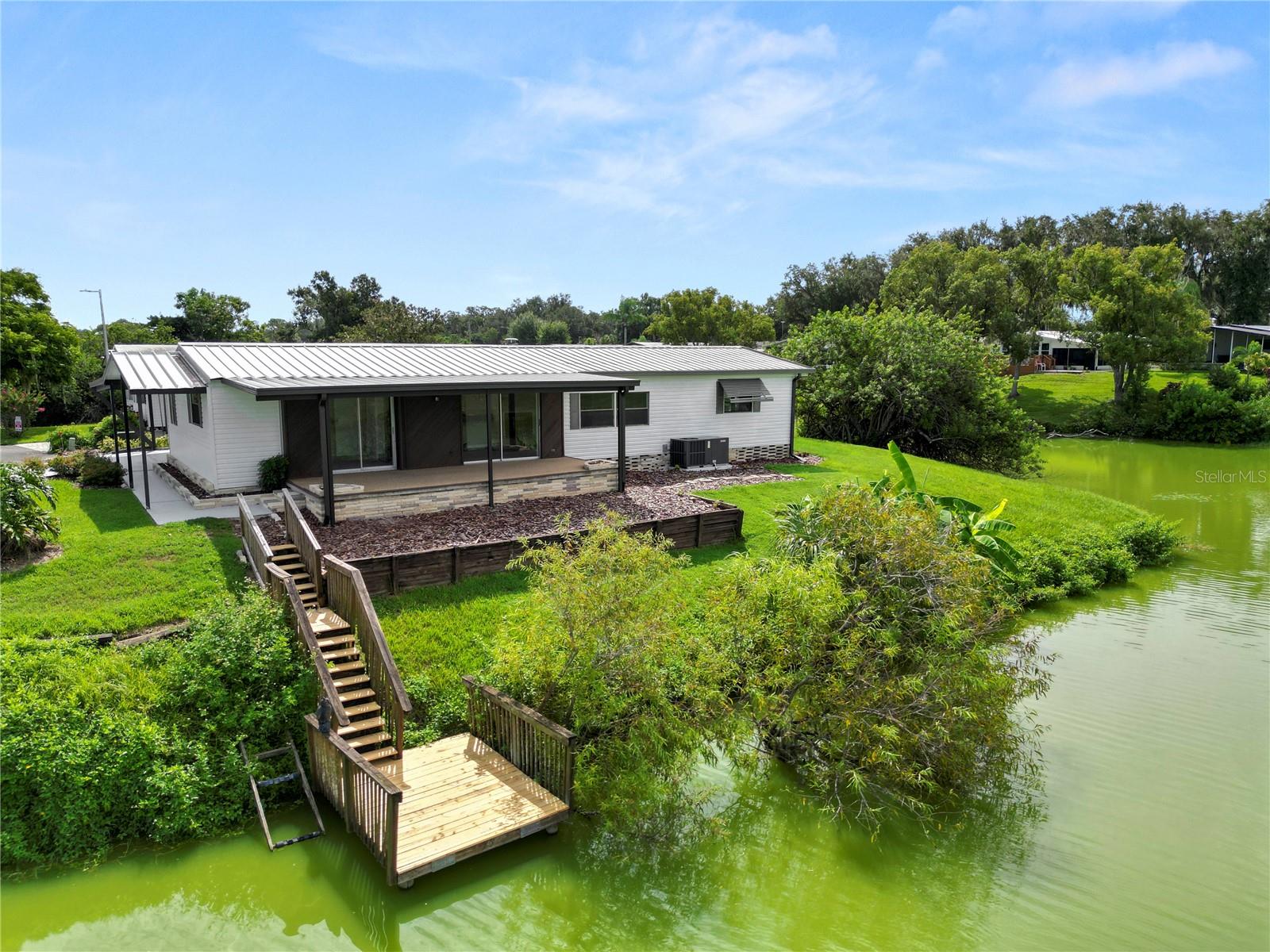 FLORAL LAKES - Residential