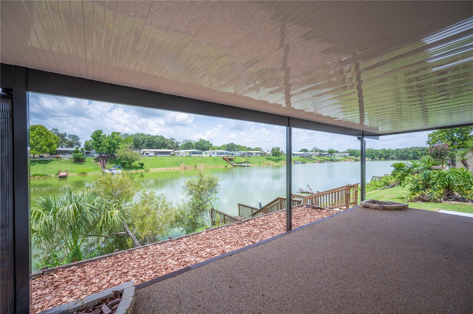 FLORAL LAKES - Residential