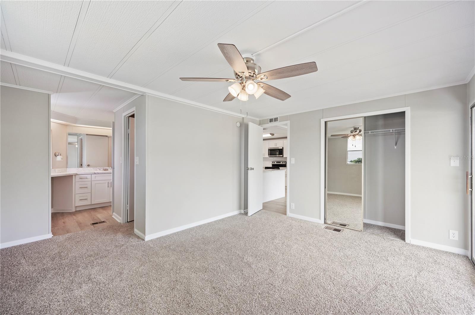 FLORAL LAKES - Residential