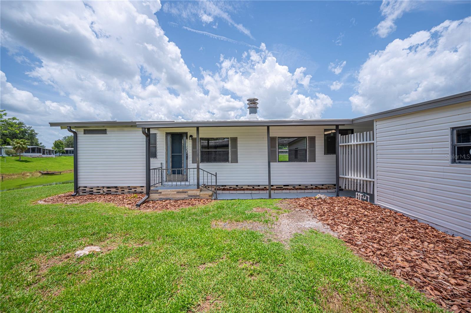 FLORAL LAKES - Residential