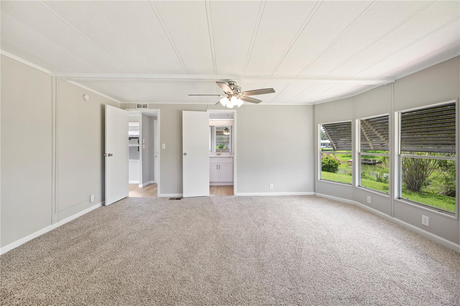 FLORAL LAKES - Residential