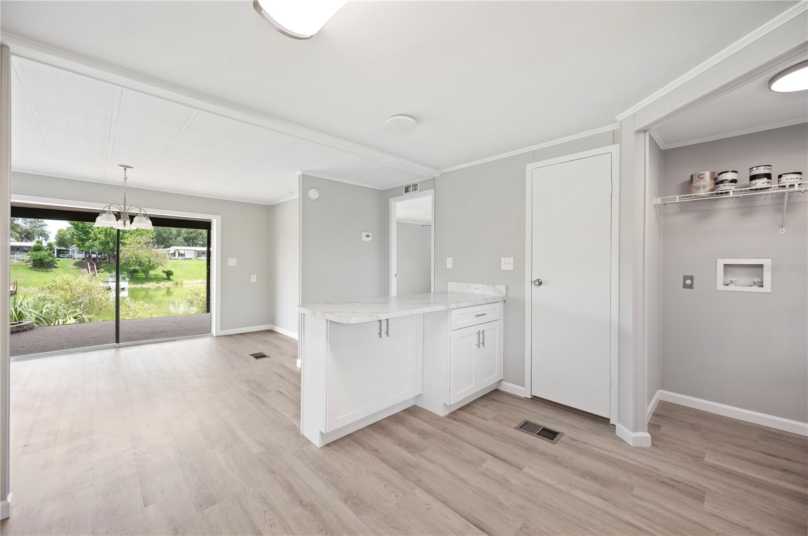 FLORAL LAKES - Residential