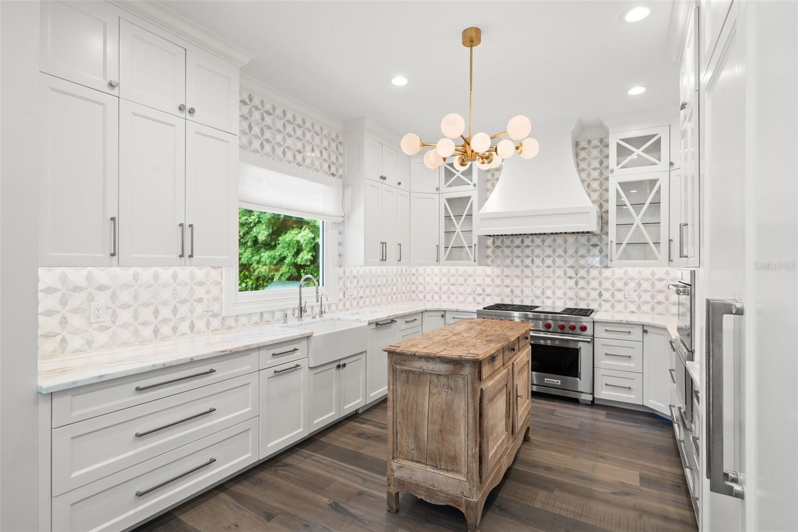 BAYSHORE COURT - Residential