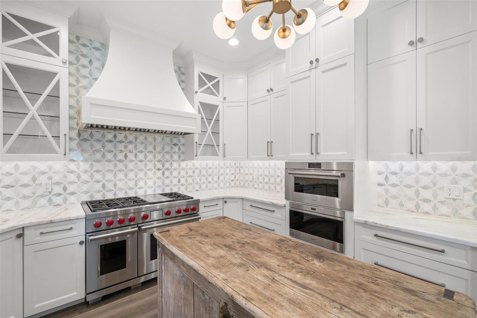 BAYSHORE COURT - Residential