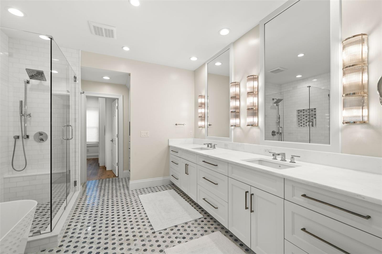 BAYSHORE COURT - Residential