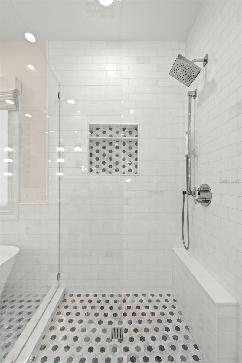 BAYSHORE COURT - Residential