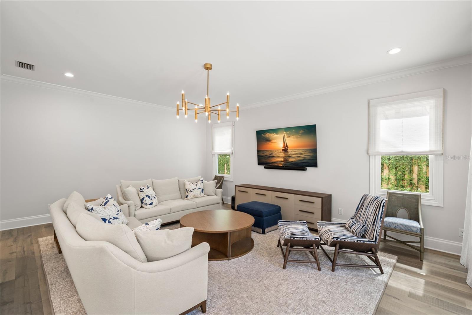 BAYSHORE COURT - Residential