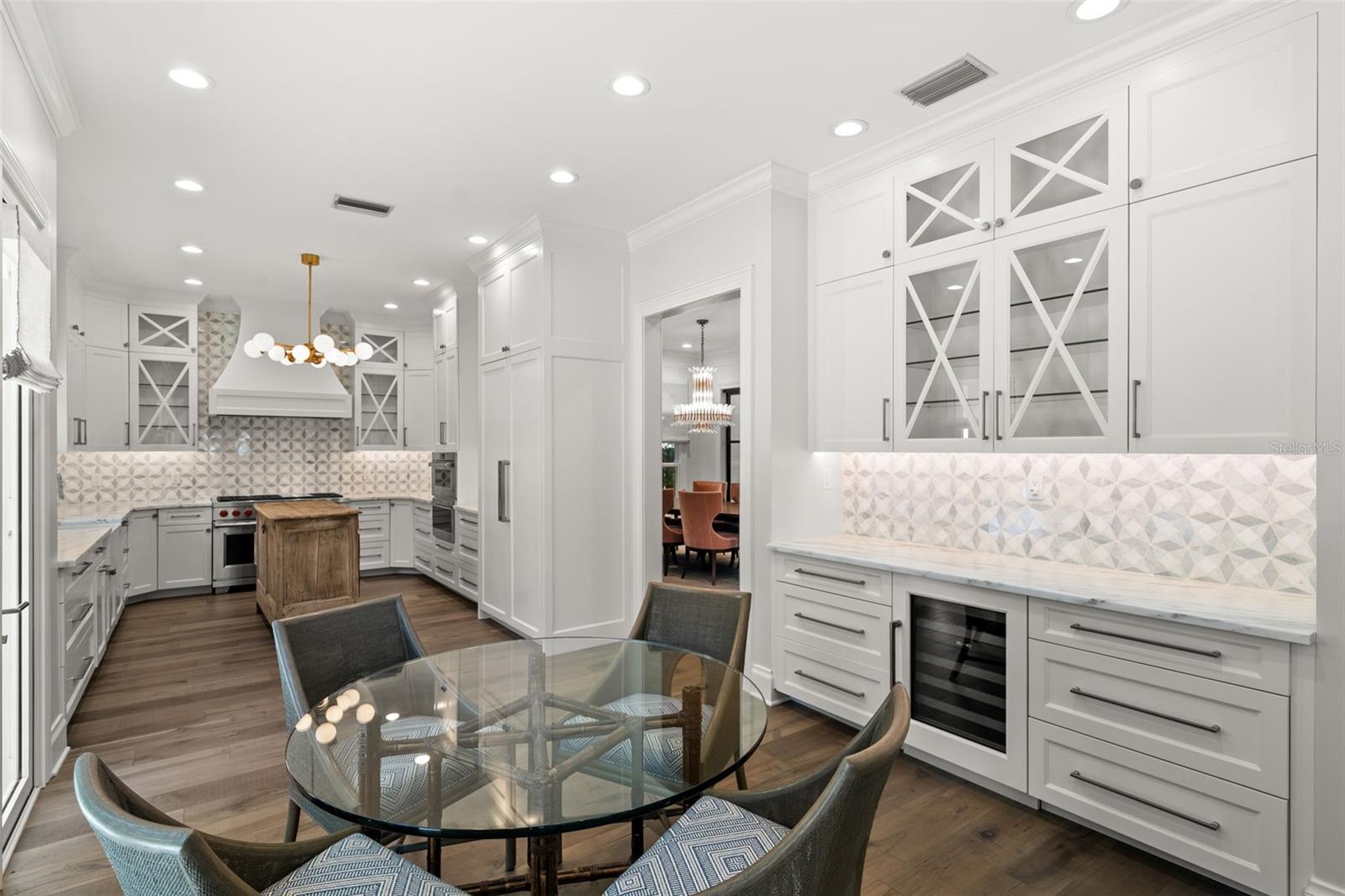 BAYSHORE COURT - Residential