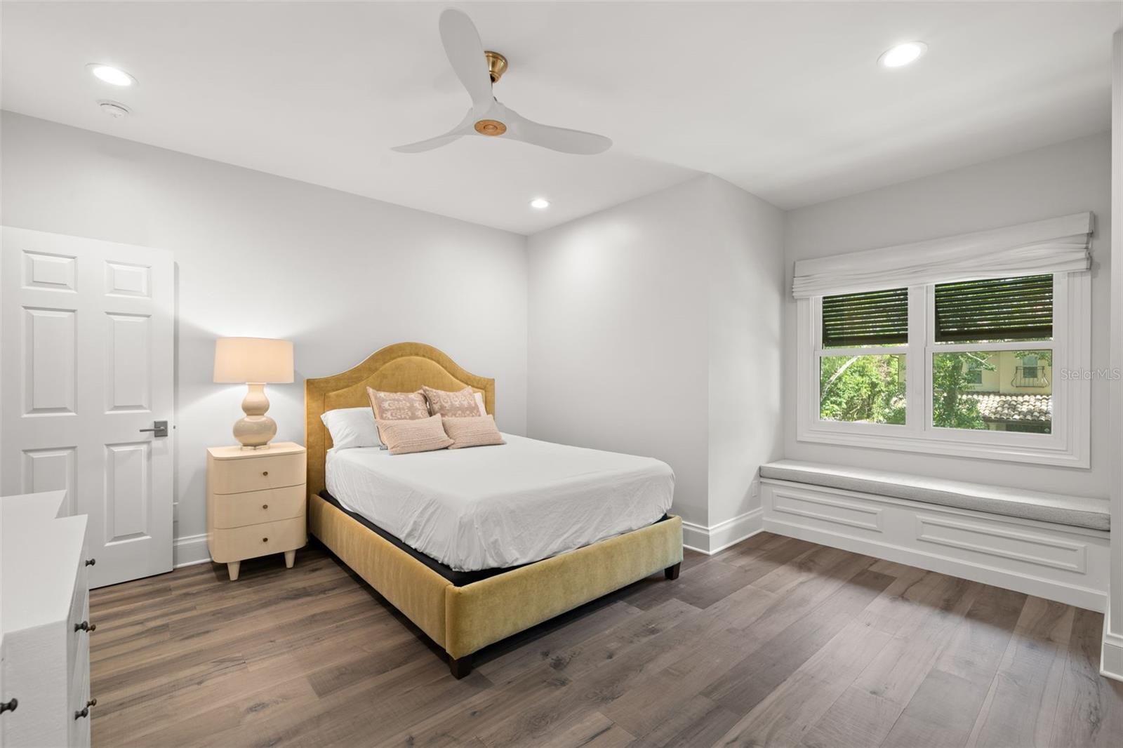 BAYSHORE COURT - Residential