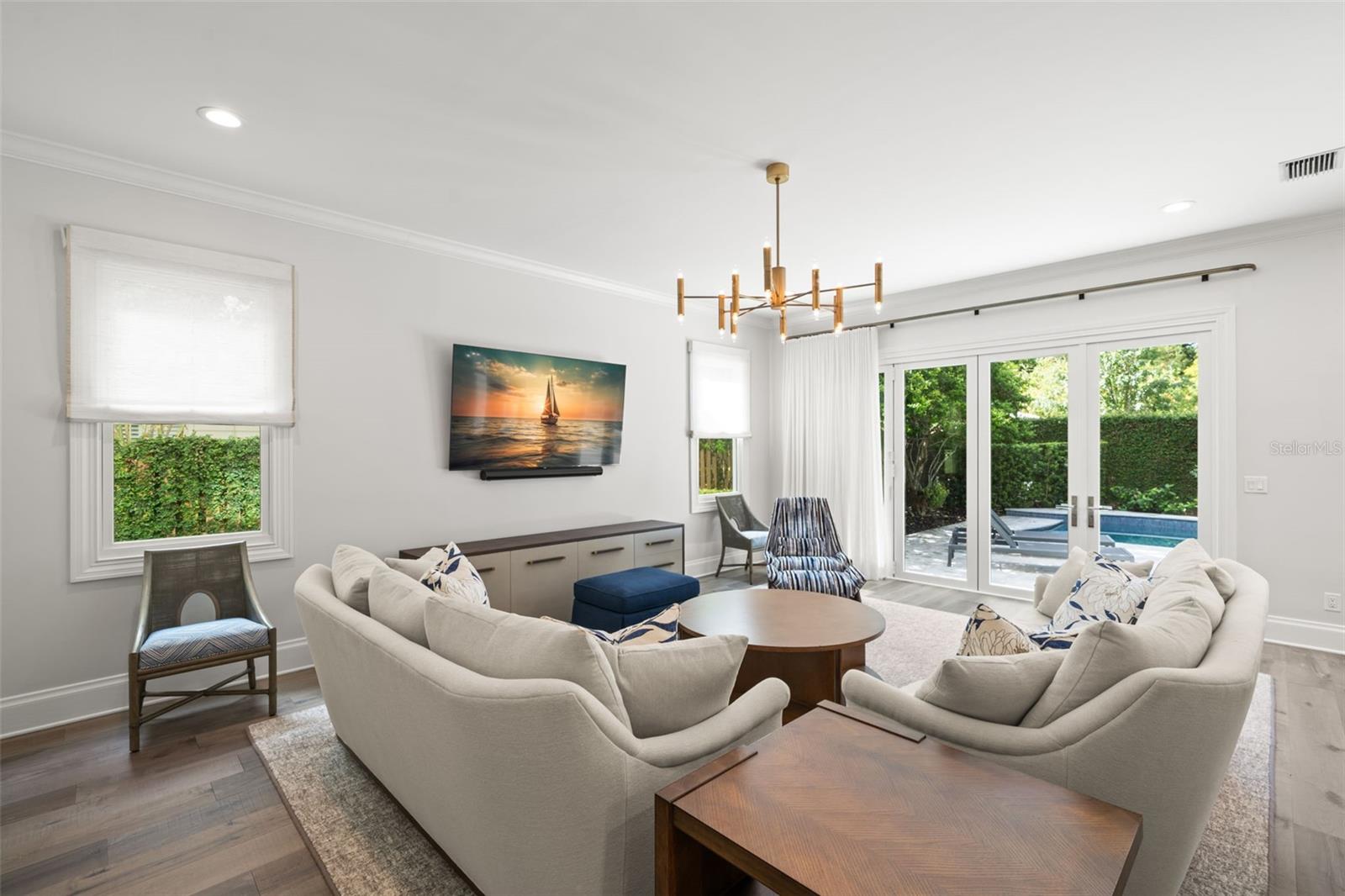 BAYSHORE COURT - Residential