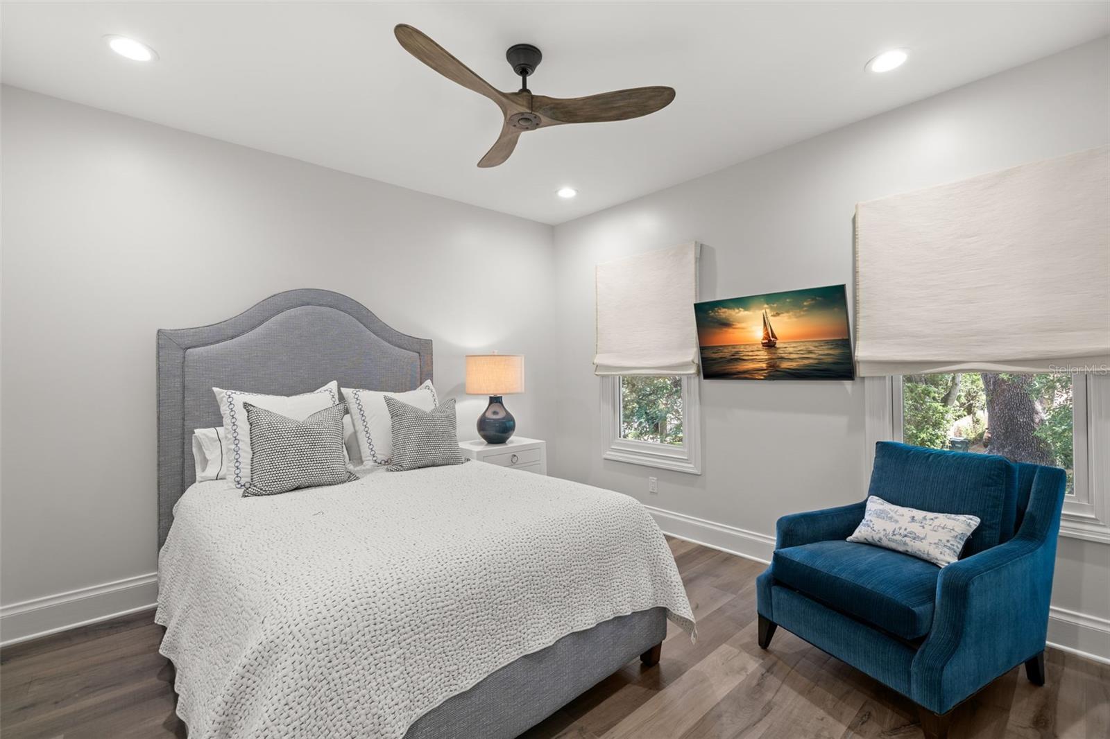 BAYSHORE COURT - Residential