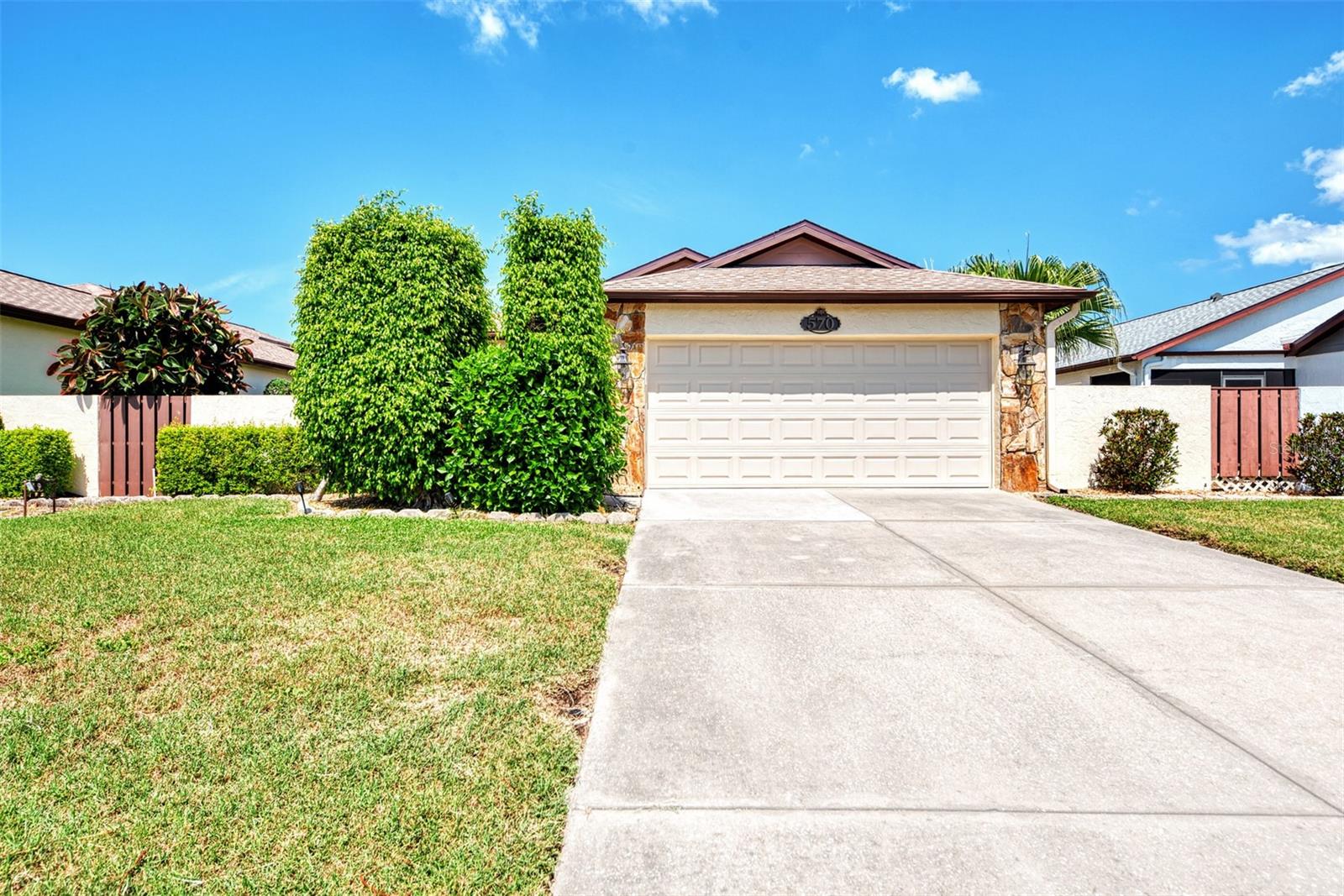 570 FOXWOOD BOULEVARD 196