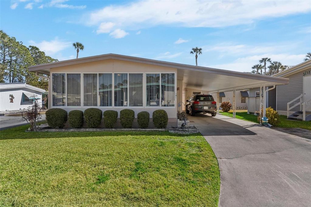 Photo of 141 Parkland Drive, Eustis, FL 32726 (MLS # G5107695)