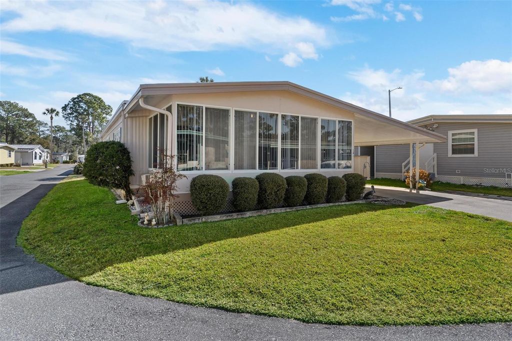 Photo of 141 Parkland Drive, Eustis, FL 32726 (MLS # G5107695)