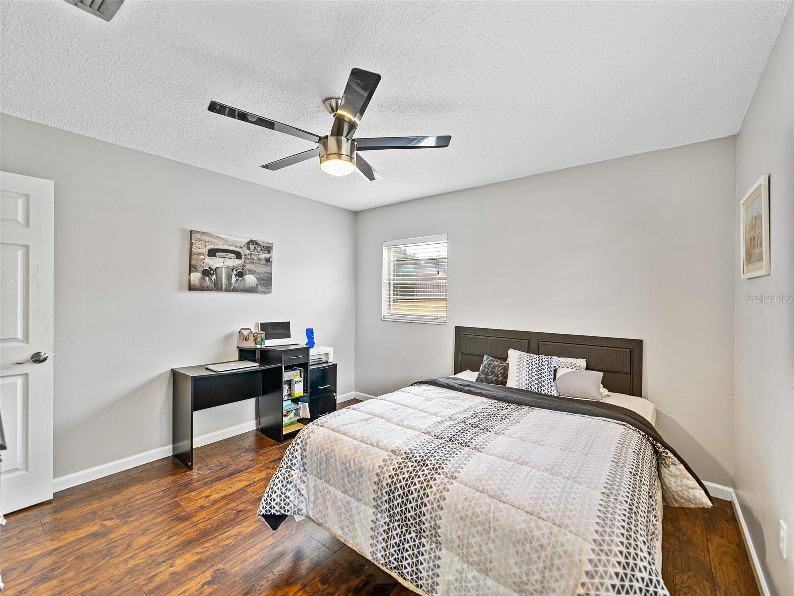 WOODLAND HILLS - Residential