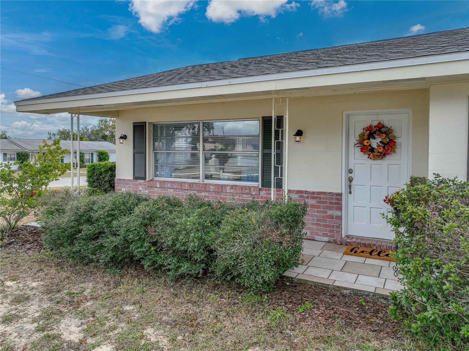 WOODLAND HILLS - Residential