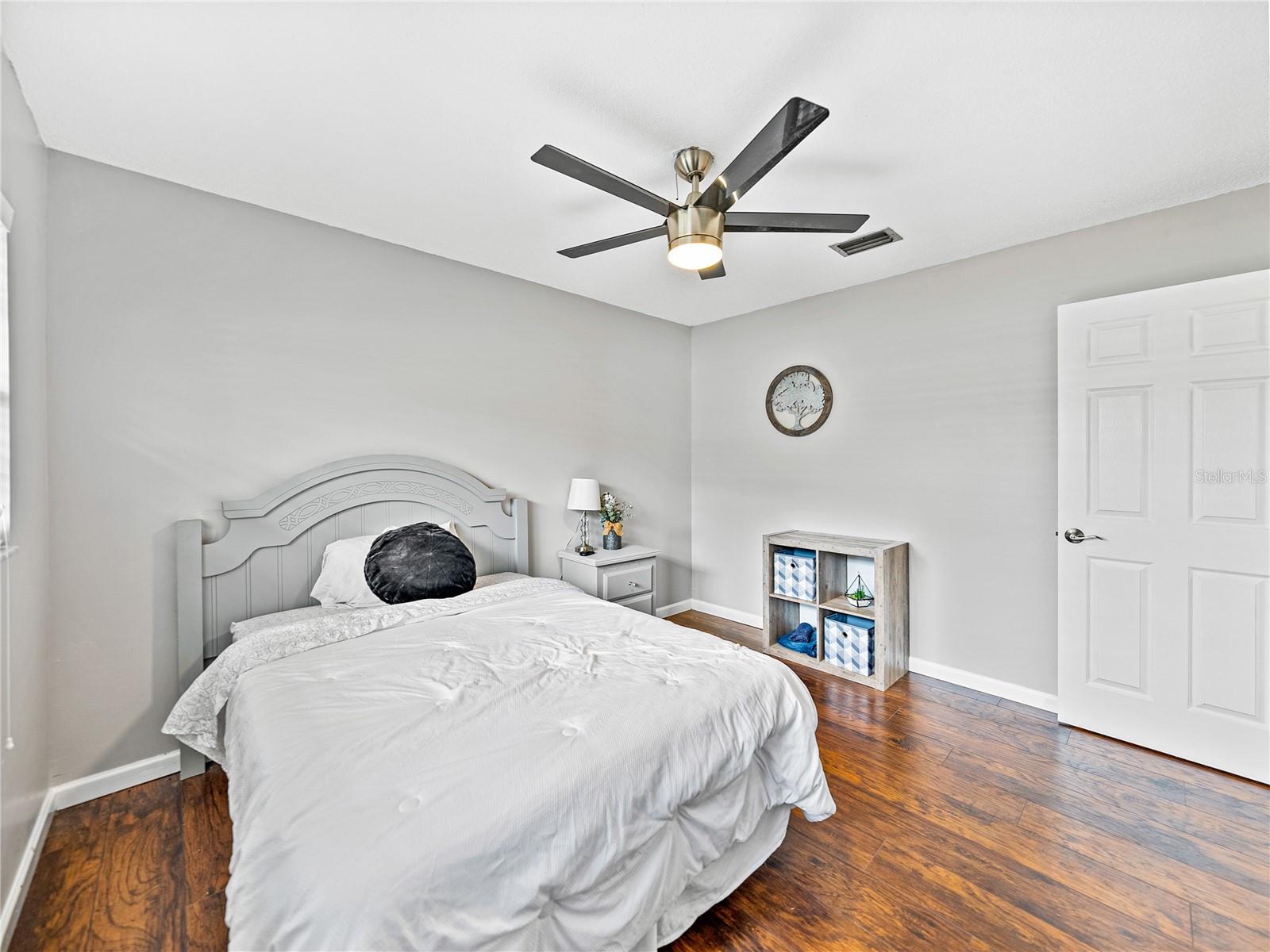 WOODLAND HILLS - Residential