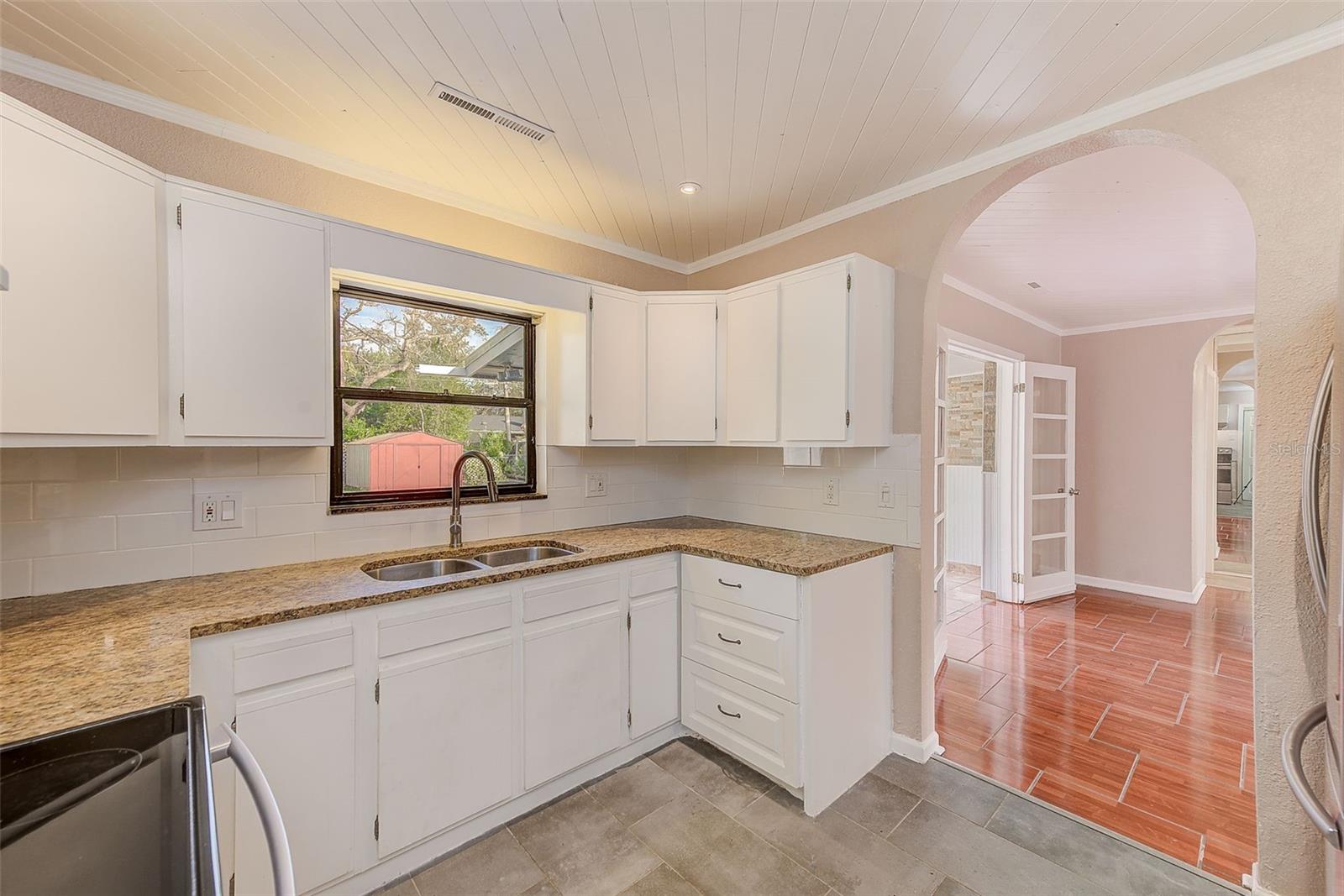 KEYSTONE MANOR - Residential Lease