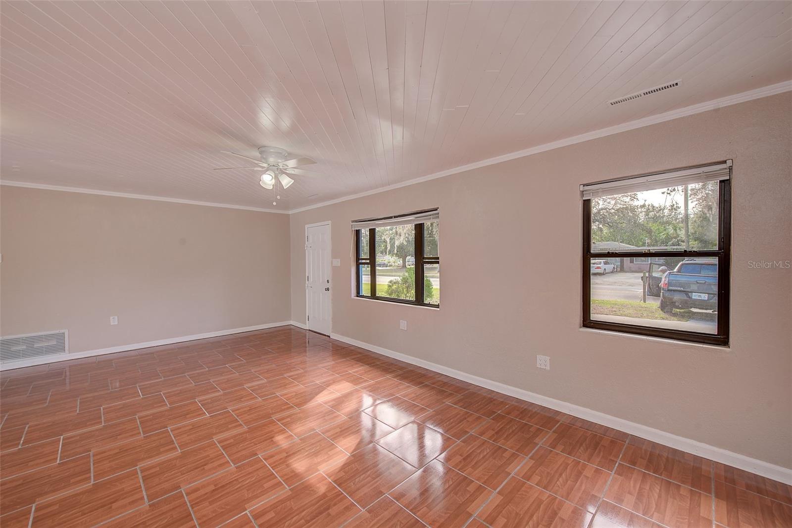 KEYSTONE MANOR - Residential Lease