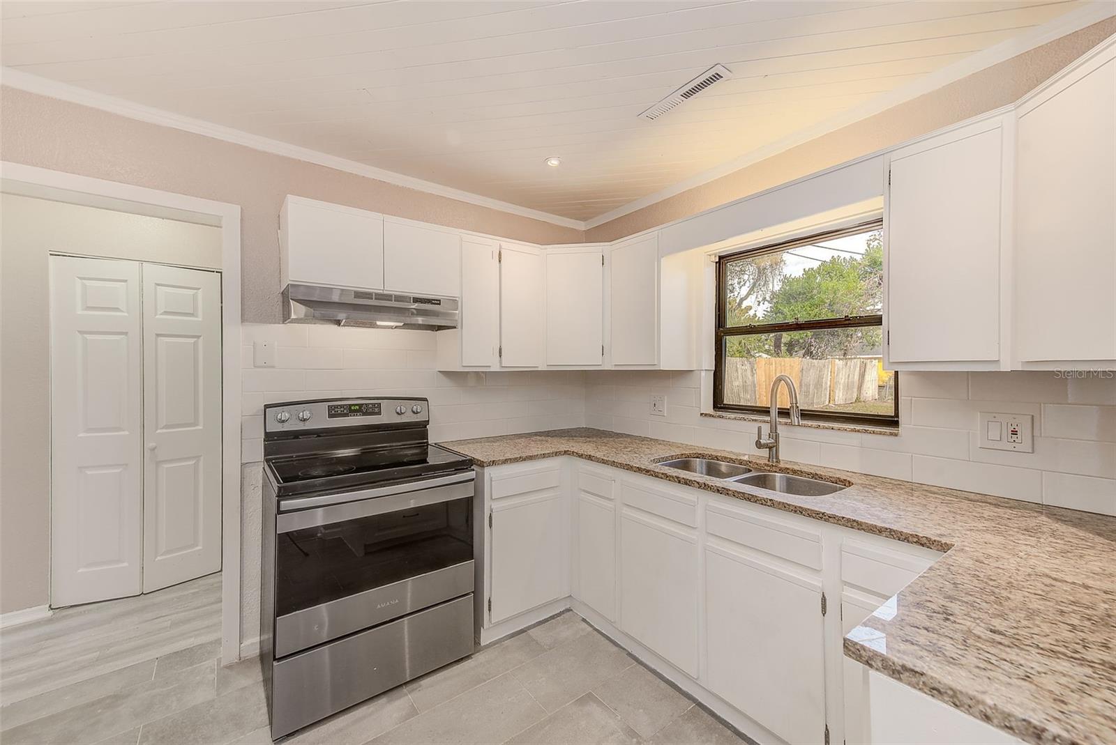 KEYSTONE MANOR - Residential Lease