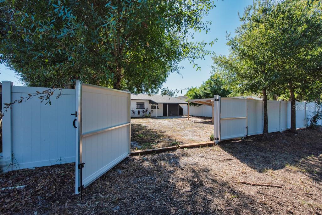 GANDY GARDENS 10 - Residential